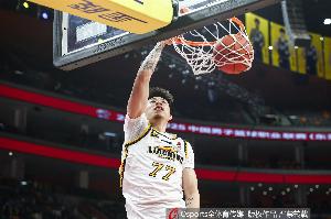 开云体育-Kaiyun Sports-媒体人：命运如此神奇 张镇麟父亲张岩当年也是加盟上海