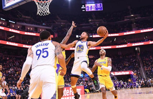 开云体育APP下载-连续3场三分20+ 勇士强大火力弥补内线防守不足