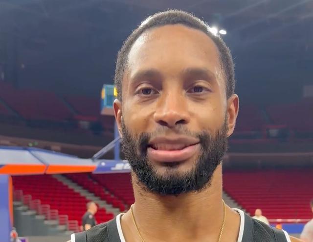 开云体登录-弗格：上一场比赛我们自己出了问题；生日愿望是今晚拿下广州