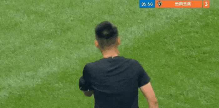 扳回一城，阿利米主罚点球，英博1-3玉昆