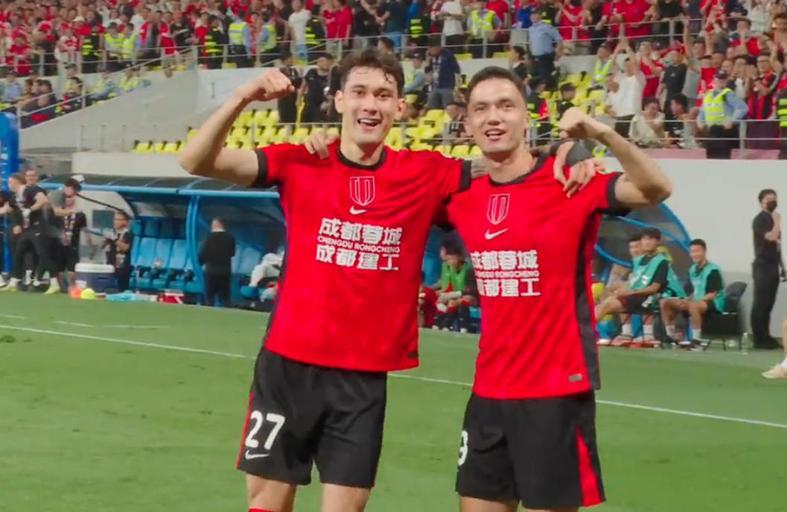 开云体育-Kaiyun Sports-拜合涨球了 费利佩伤无大碍！圣约翰征服球迷 韦世豪：一直赢下去
